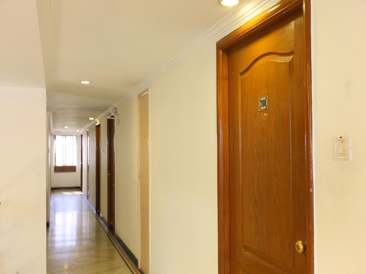 Oyo 1081 Hotel Sindhu International Tirupati Buitenkant foto