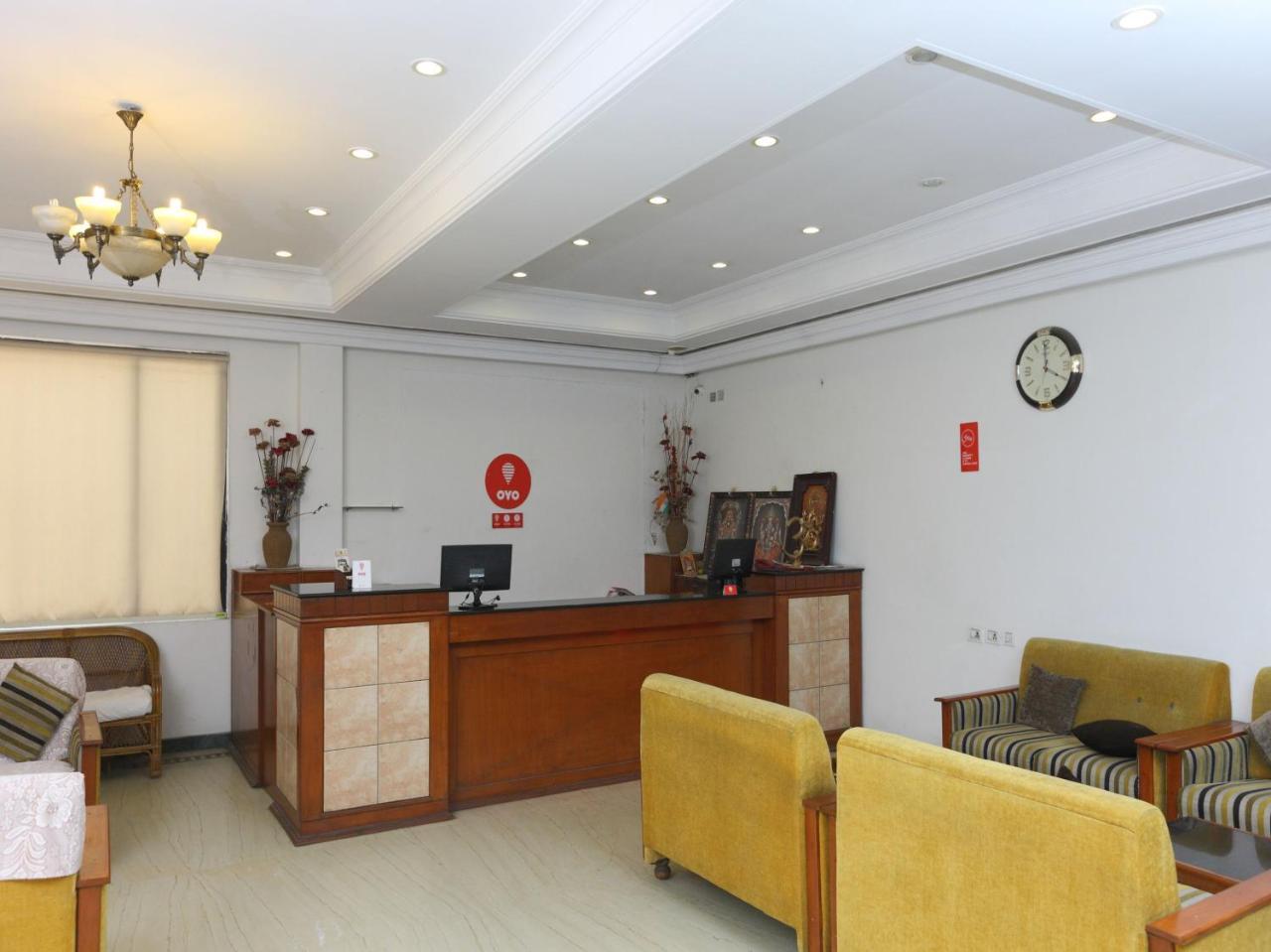 Oyo 1081 Hotel Sindhu International Tirupati Buitenkant foto