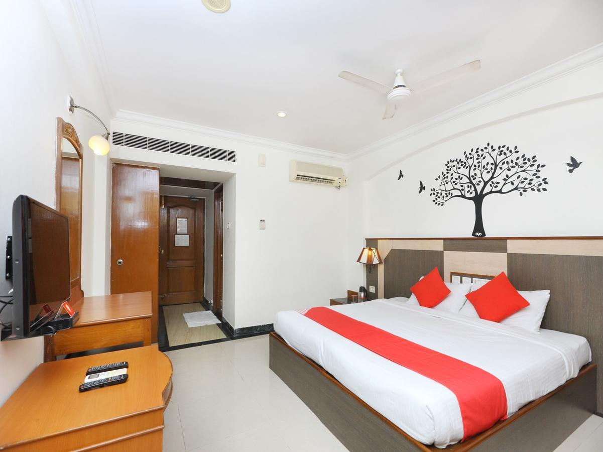 Oyo 1081 Hotel Sindhu International Tirupati Buitenkant foto
