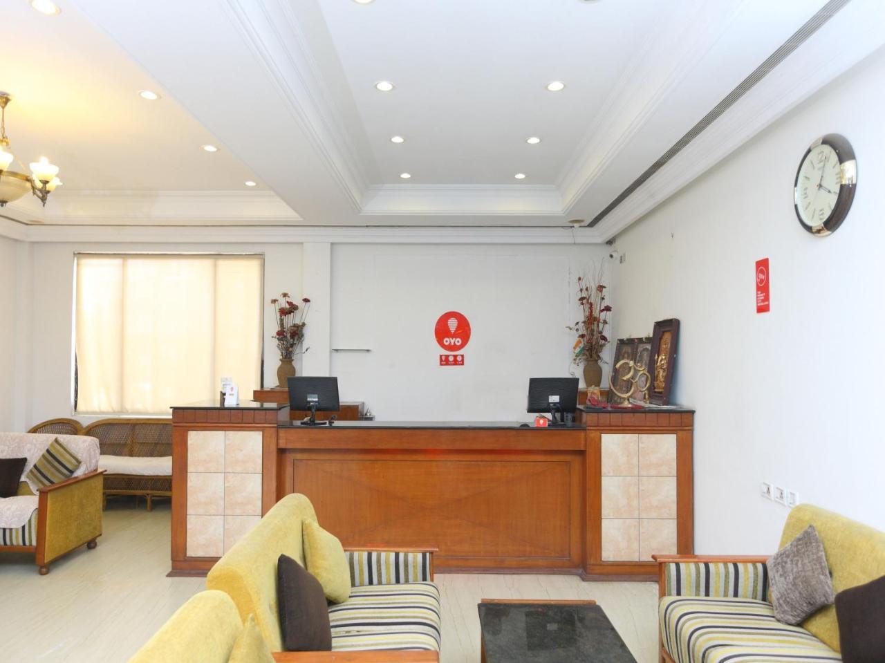 Oyo 1081 Hotel Sindhu International Tirupati Buitenkant foto