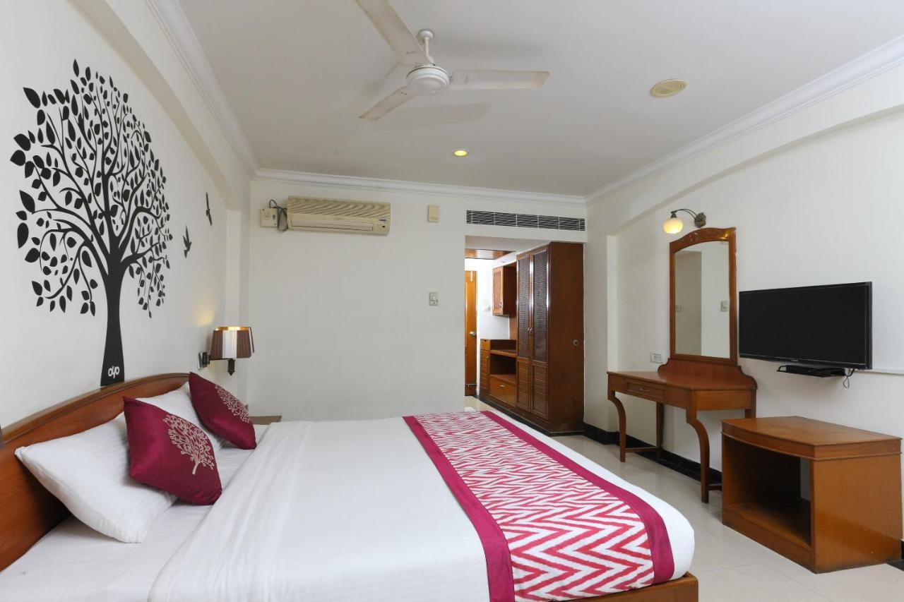 Oyo 1081 Hotel Sindhu International Tirupati Buitenkant foto