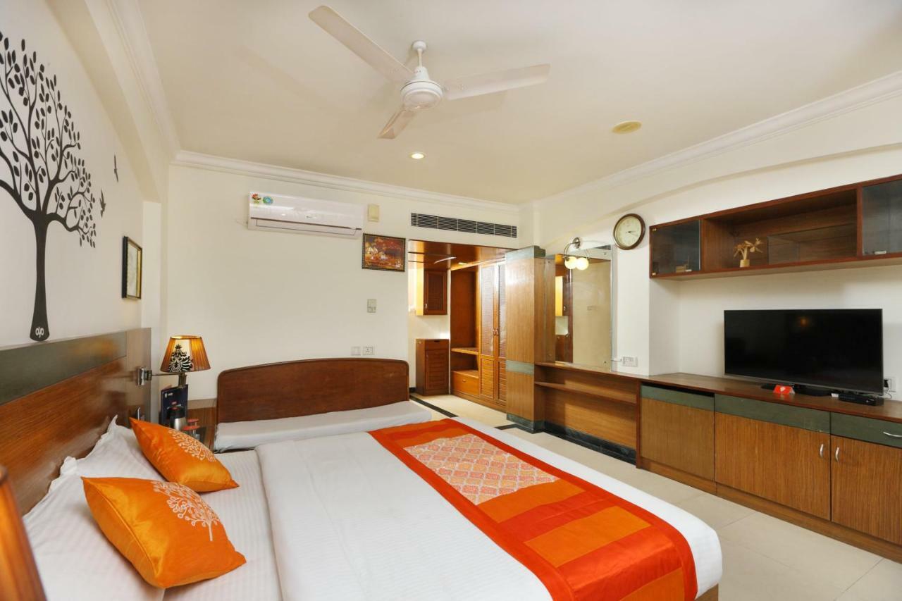 Oyo 1081 Hotel Sindhu International Tirupati Buitenkant foto