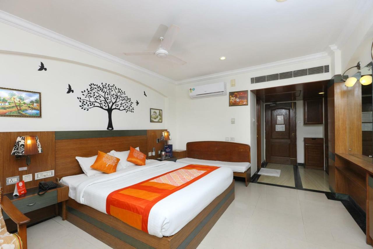 Oyo 1081 Hotel Sindhu International Tirupati Buitenkant foto